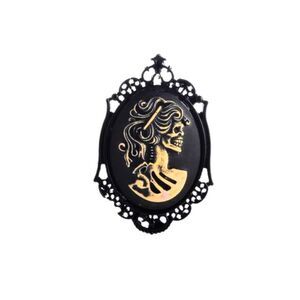 Gothic Skeleton Cameo Pendant – Vintage Black Victorian Horror Brooch Halloween